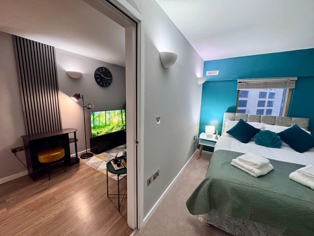 SMA Premium 2 Bed Suites 2 mins from train station4