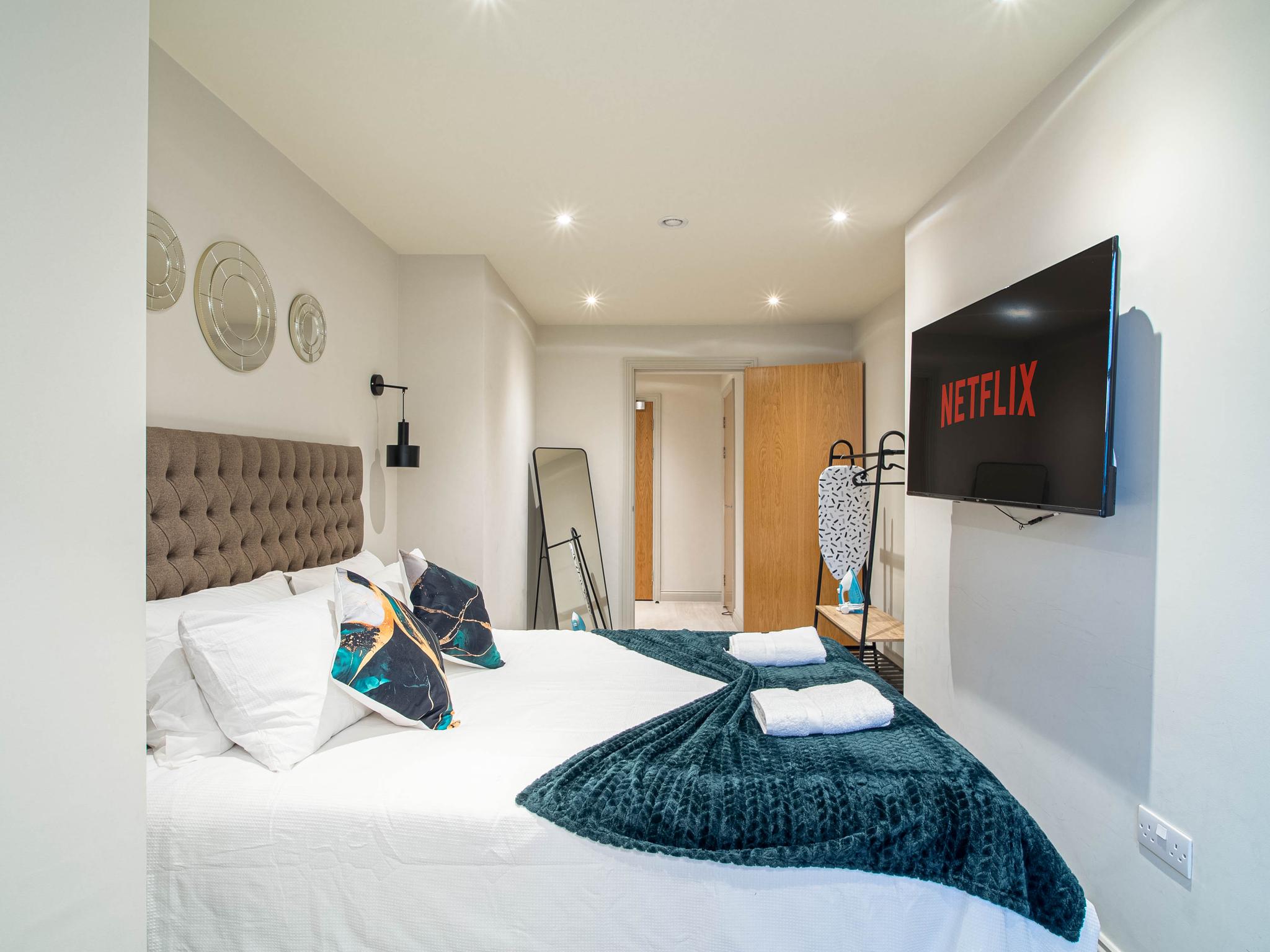 Central Leeds Apartment by Victoria Quarter1